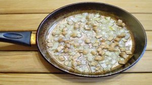 Грибы фаршированные в духовке
