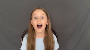 Арина Бурцева, 7.5лет, Визитка о себе.