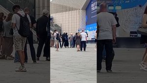 16.08.2025 год. " Земля в иллюминаторе "... Трава у дома ...