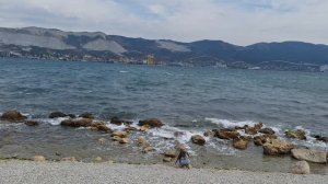 Новороссийск. Жуткий ураган на море,люди купаются