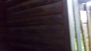 убираю мусор, чтобы начать стелить пол