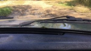 Дизельная Нива на грунтовке, езда в натяг по мелкому рельефу