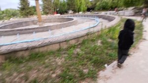 Чолпон-Ата Иссык-куль, скульптура Чолпон в парке на фантане вгуляем по центральному парку