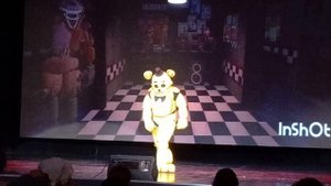 01 MsS0k – Golden Freddy (Five Nights at Freddy’s)