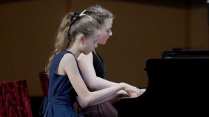 Ж. Металлиди. Гордый лебедь