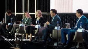 ART-объект в виде елки из сетки ПВС