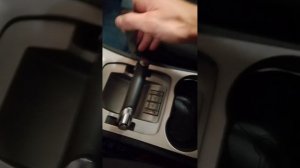 Как на Ford S-Max снять накладку центральной консоли и блок кнопок подогрева сидений.mp4