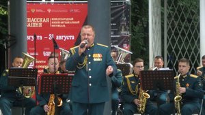 Смуглянка. Поет солист оркестра Военного университета старшина Сергей Хизёв