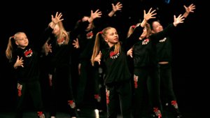 «ТАНЦУЙ С НАМИ», Ансамбль "Школьные годы". "DANCE WITH US", Ensemble "School Years".