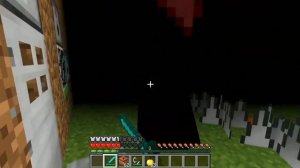 НУБ ПОСТРОИЛ САМЫЙ ЗАЩИЩЕННЫЙ ДОМ В МАЙНКРАФТ! НУБИК ПРОТИВ ГОЛОДНЫЙ В MINECRAFT ! МУЛЬТИК