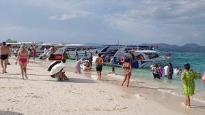 Пхукет в несезон. Экскурсия на острова Пхи-Пхи. Райский остров Кхай. В раю довольно тесно.