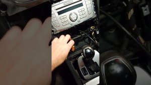 Как на Ford S-Max/Galaxy подключить плафон с субмаринной подсветкой.mp4
