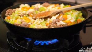 Грибы, фаршированные овощной начинкой