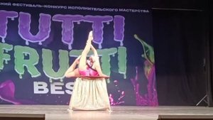 Народный цирк Романтики Кобелева Милана с номером Чудо птица