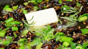 Грибы, фаршированные финиками и сыром Бри