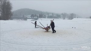 Веселая карусель на льду своими руками
