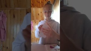 Я в саду. Пожалуйста жду донаты 24 числа вылетаю в Турцию) мне на конфетки