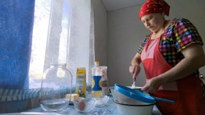 Напекла гостинцев.