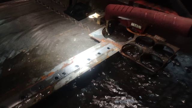 ЧПУ плазморез режем отверстия 2 смотреть онлайн