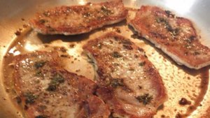 Жареная свинина на сковороде