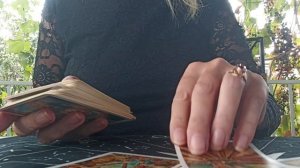 Его планы и действия в ближайшее время? Расклад Таро