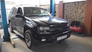 Замена передних тормозных шлангов на Шевроле Трейлблейзер 4,2 Chevrolet TrailBlazer 2007