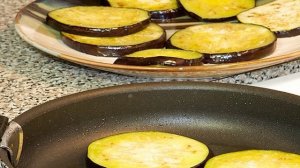 Жареные баклажаны под мясом