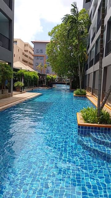 Пхукет в несезон. Конец июля 2025 г. Бассейн в отеле "Tuana". смотреть онлайн