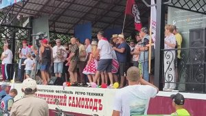 МЫШКИН СЦЕНА ФЕСТИВАЛЯ НАГРАЖДЕНИЕ ПОБЕДИТЕЛЕЙ ВЫЗОВ НОВИЧКОВ АВТОЛЕДИ МОЛОДОЖЁНОВ АВТОРЕТРОКЛУБОВ