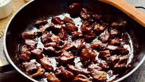 Жареное свиное сердце с луком