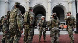 Губернаторы двух штатов направили в Вашингтон 350 нацгвардейцев