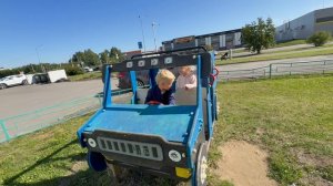 Тройняшки учатся кататься на скейте. Ромашка празднует ДР.