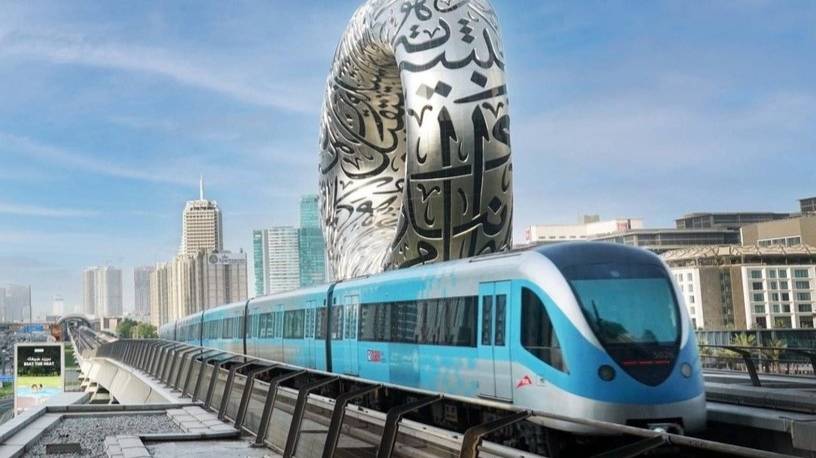 Адиэль в метро в Дубае. Первый вагон без водителя!