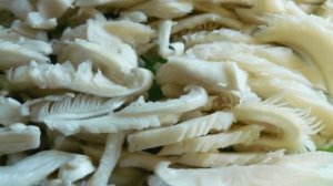 Грибы, жаренные с колбасой