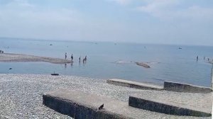 ДАГОМЫС В КОНЦЕ ПЛЯЖА У РЕЧКИ