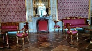 Малиновая гостиная императрицы Марии Федоровны в Елагиноостровском дворце.