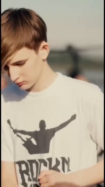 Famous Russian song played by 320 musicians #rocknmob #rock #musician #ласковыймай #белыерозы смотреть онлайн