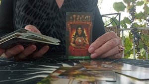 Его мысли и чувства на сегодняшний день? Расклад Таро