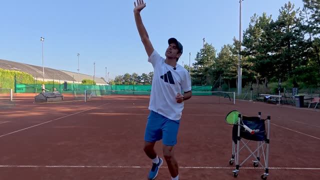 Одно исправление, которое навсегда изменило подачу профессионала (Реальная трансформация) смотреть онлайн