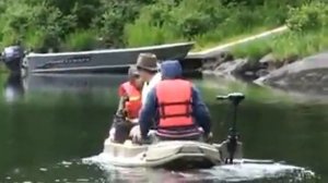 Охотничья лодка Stealth 2000 на воде