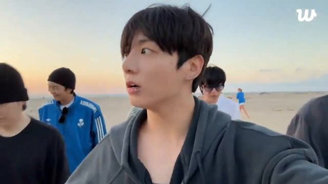 BTS LIVE 17.08.2025 Хотите спойлеров  Юнги / ЧИМИН / ЧОНГУК/  ХОСОК / RM / ВИ / Джин