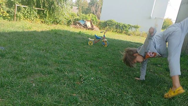 я сделал крутые трюки вместе с Артёмом.mp4