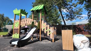 В округе обновляют детские площадки