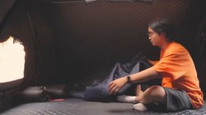 Автопалатка на крыше автомобиля отдых и туризм на природе с друзьями