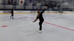 Фигуристка Трусова провела первую тренировку после родов: видео