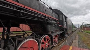 Паровоз Л-5248 с ретро-поездом Бологое - Осташков на станции Куженкино