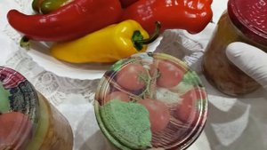 Хранения тушенки.