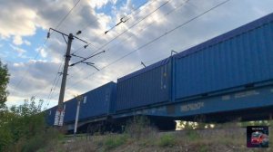 Электровоз ВЛ80С-2724 с грузовым поездом