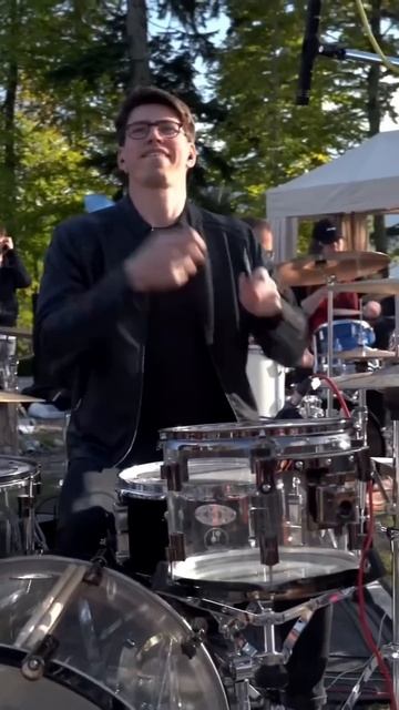 Join Rockinmob! #rocknmob #rock #queen #bohemianrhapsody #music смотреть онлайн