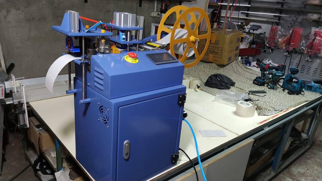 Станок для вертикальных жалюзи автоматический . с подхватом ламели. 289т.р смотреть онлайн